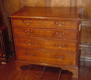 chest of drawers 350